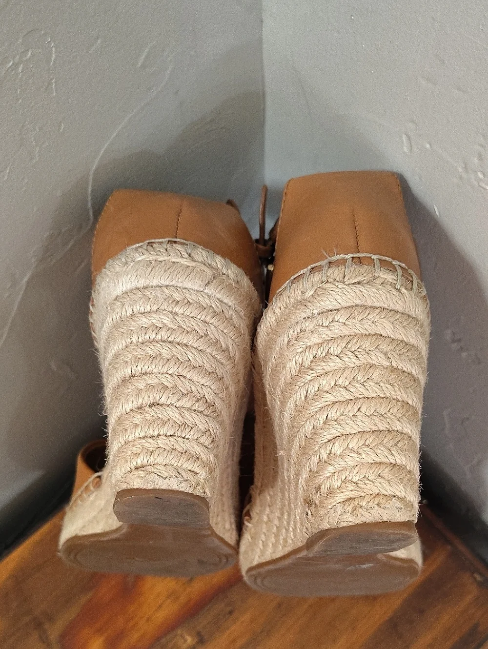 Vince Camuto Leera Espadrille Wedge Sandal Size 7.5 Tan